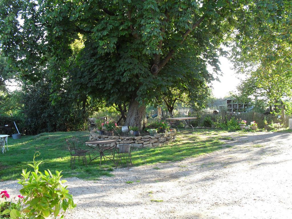 A La Mare Du Vieux Chene Bed & Breakfast Bellegarde-Poussieu Eksteriør bilde